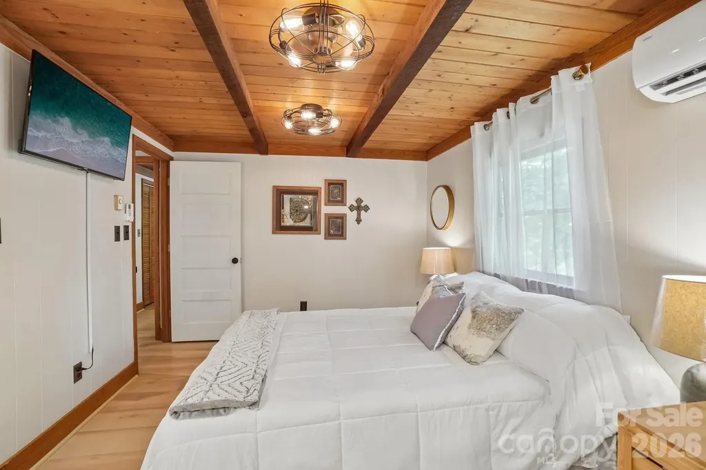 175 Village Lane Mars Hill NC 28754