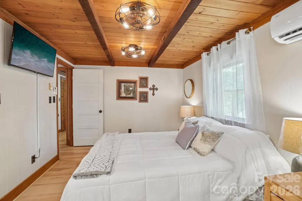 175 Village Lane Mars Hill NC 28754