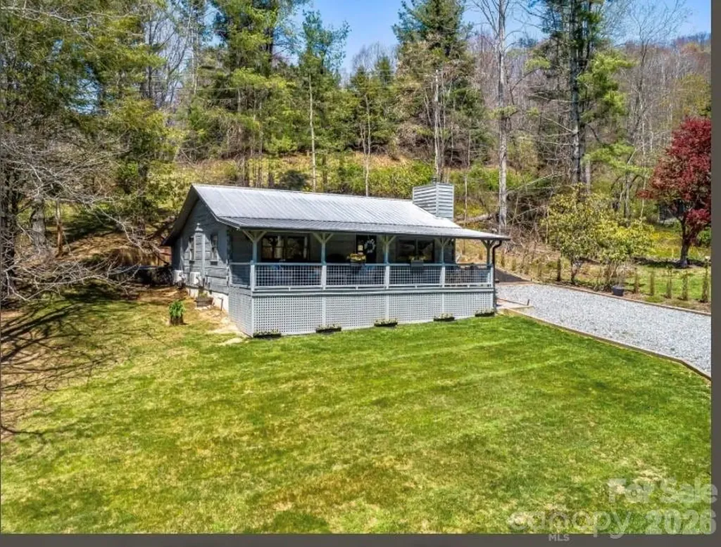 175 Village Lane Mars Hill NC 28754