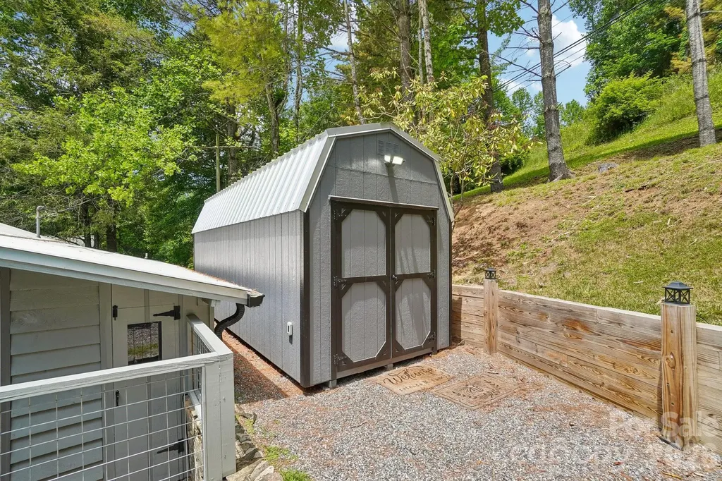 175 Village Lane Mars Hill NC 28754