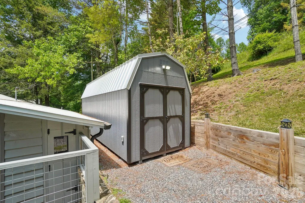 175 Village Lane Mars Hill NC 28754