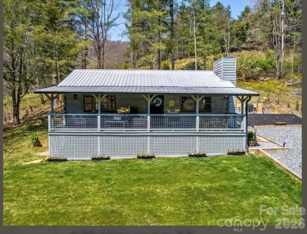 175 Village Lane Mars Hill NC 28754