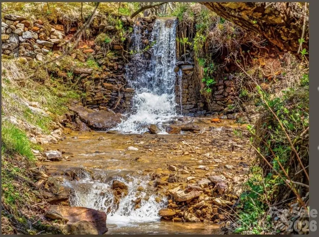 175 Village Lane Mars Hill NC 28754