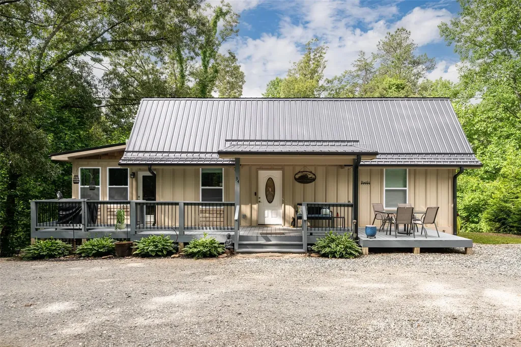 34 Wintercrest Drive Candler NC 28715