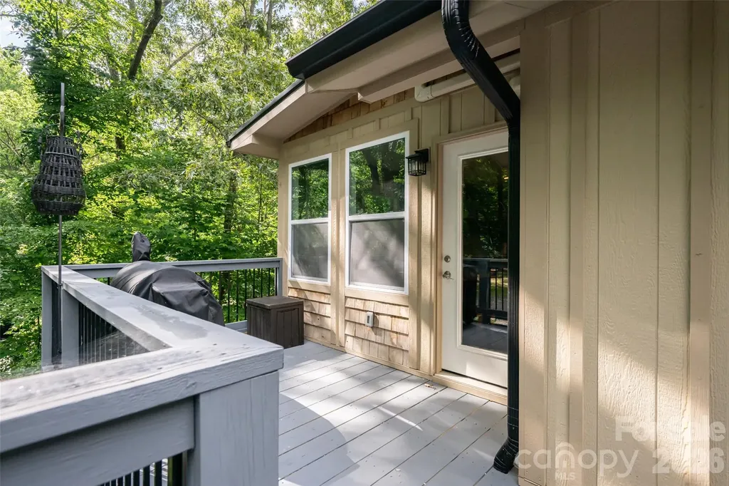 34 Wintercrest Drive Candler NC 28715