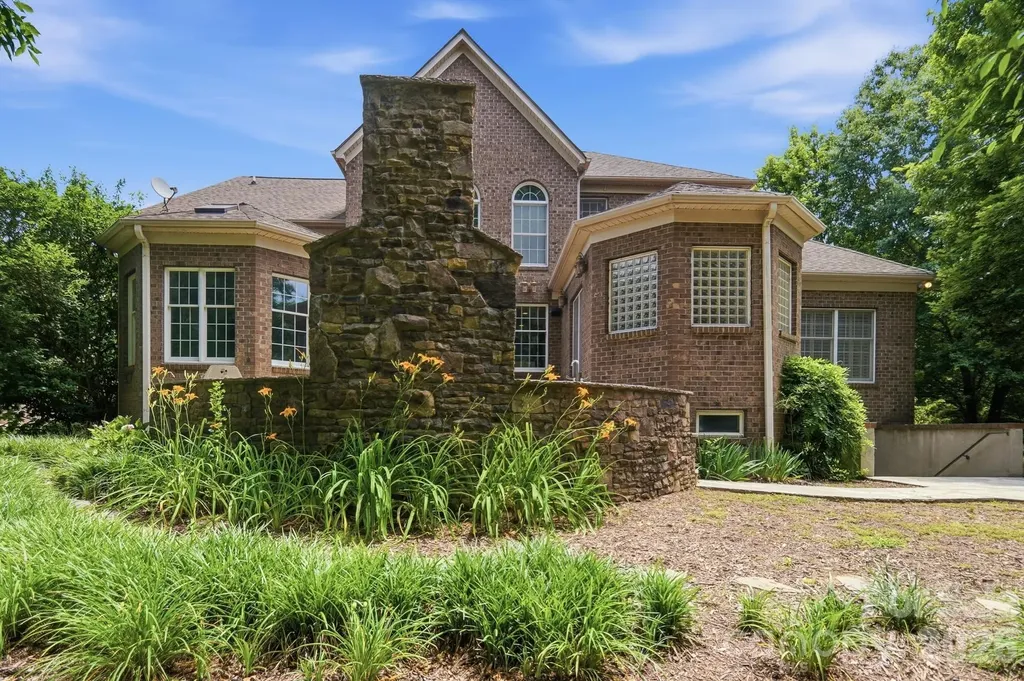 2016 Autumn Blossom Lane Waxhaw NC 28173