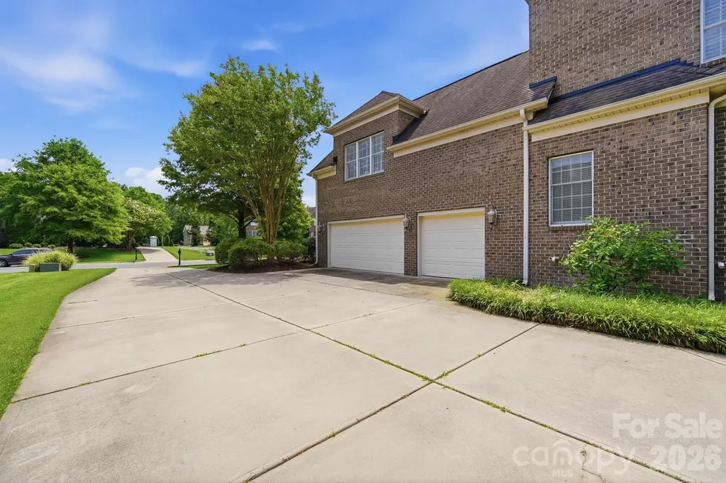 2016 Autumn Blossom Lane Waxhaw NC 28173