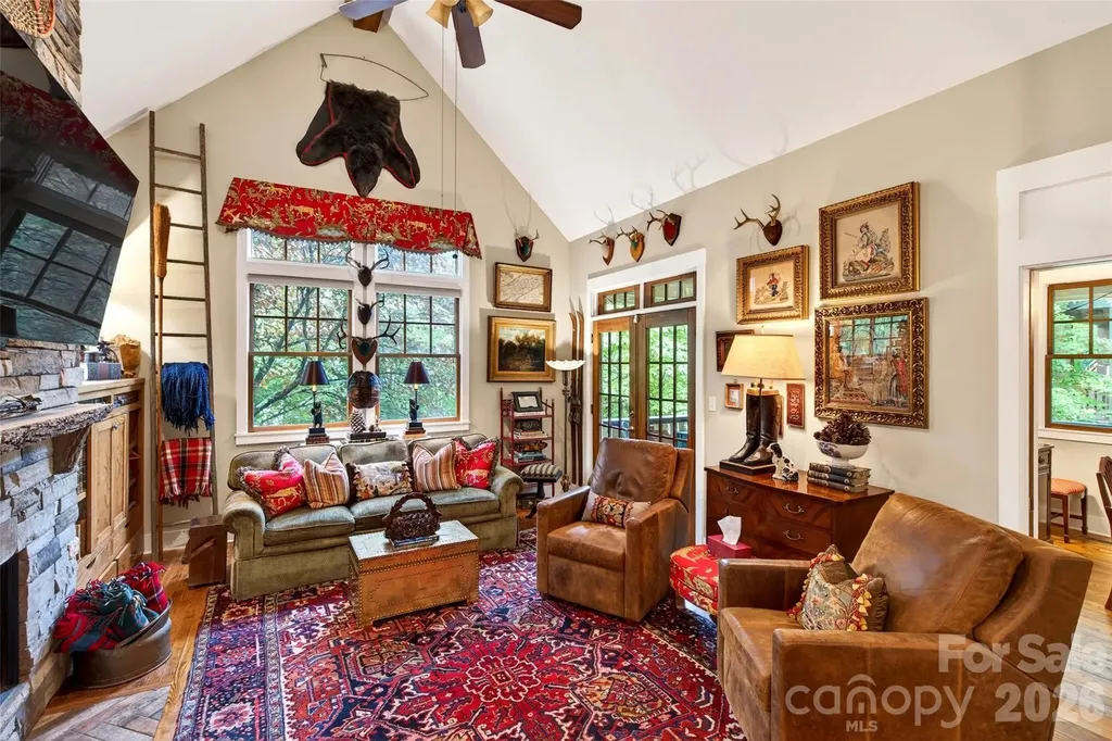 52 Cheshire Drive Black Mountain NC 28711