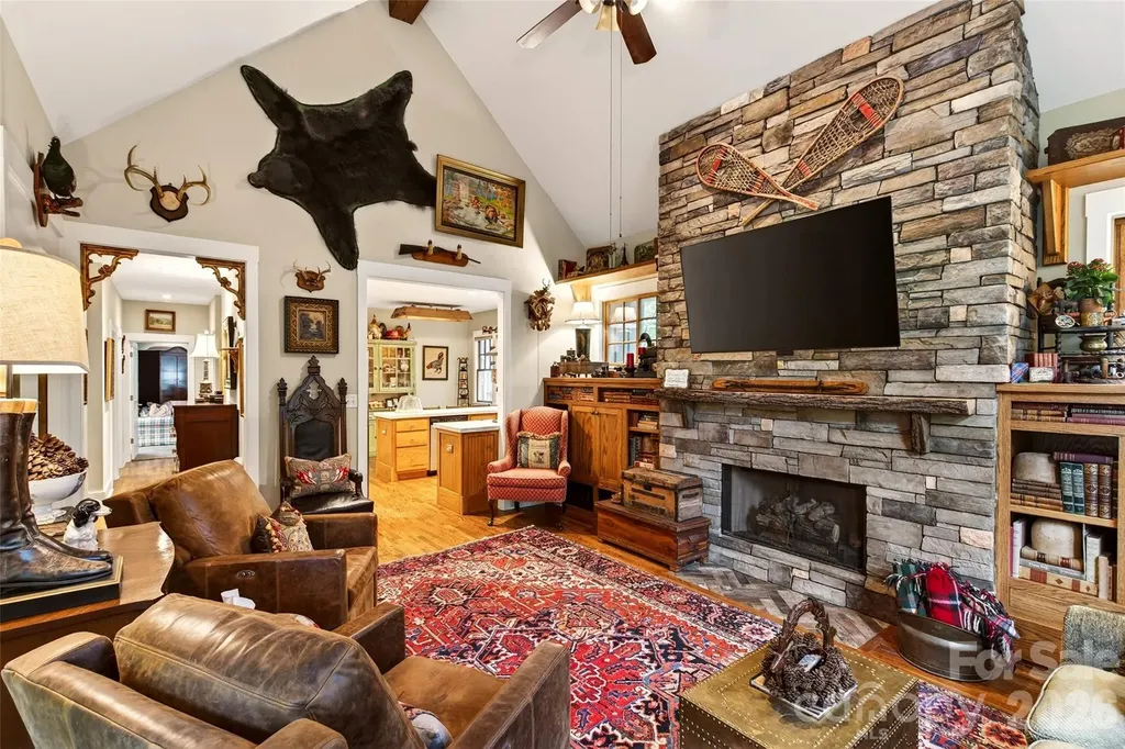 52 Cheshire Drive Black Mountain NC 28711