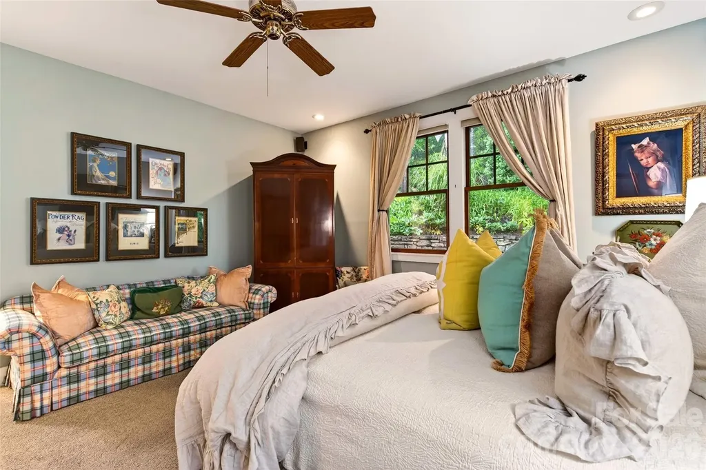 52 Cheshire Drive Black Mountain NC 28711