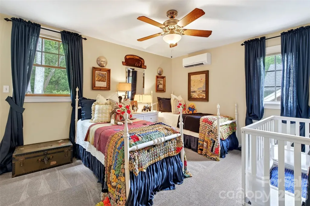 52 Cheshire Drive Black Mountain NC 28711