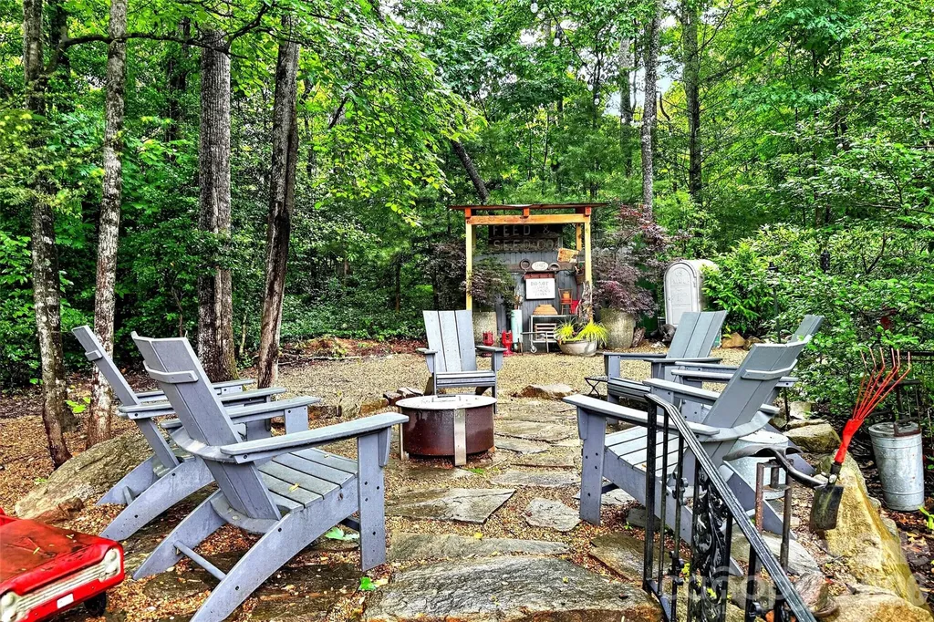 52 Cheshire Drive Black Mountain NC 28711