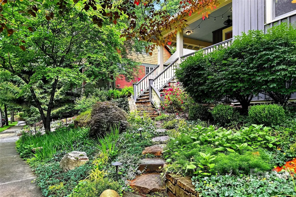 52 Cheshire Drive Black Mountain NC 28711