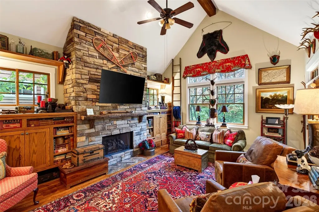 52 Cheshire Drive Black Mountain NC 28711