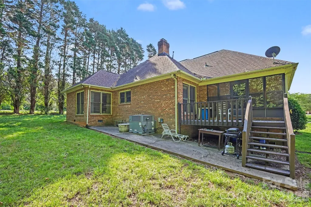 104 Provincial Road Gastonia NC 28056