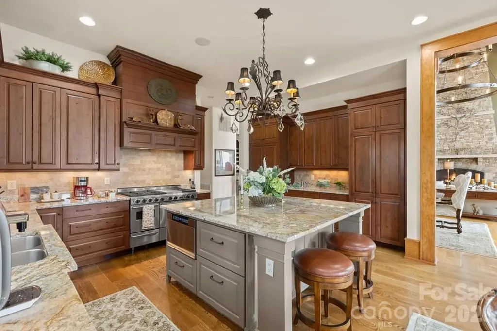 70 Norton Court Highlands NC 28741