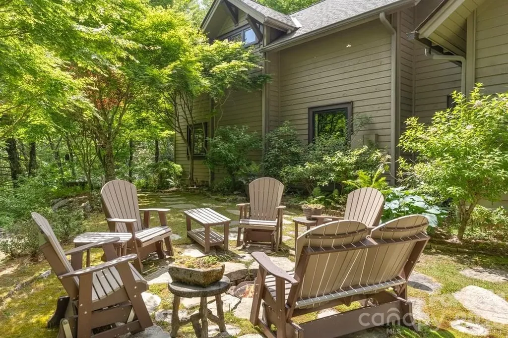 70 Norton Court Highlands NC 28741