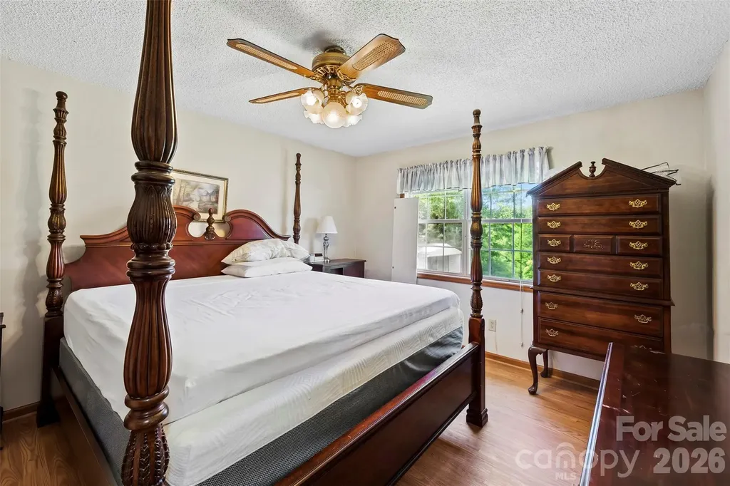 1249 Hardin Road Dallas NC 28034