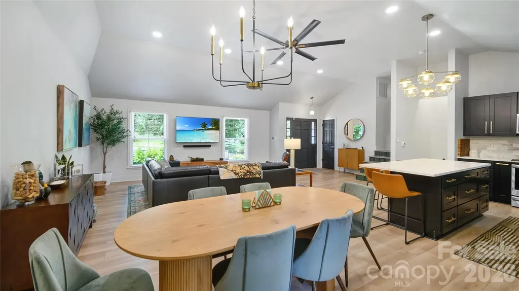 1634 Lumarka Drive Charlotte NC 28212