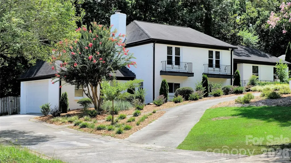 1634 Lumarka Drive Charlotte NC 28212