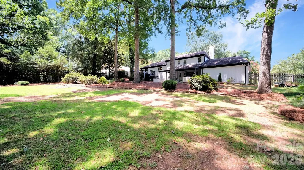 1634 Lumarka Drive Charlotte NC 28212