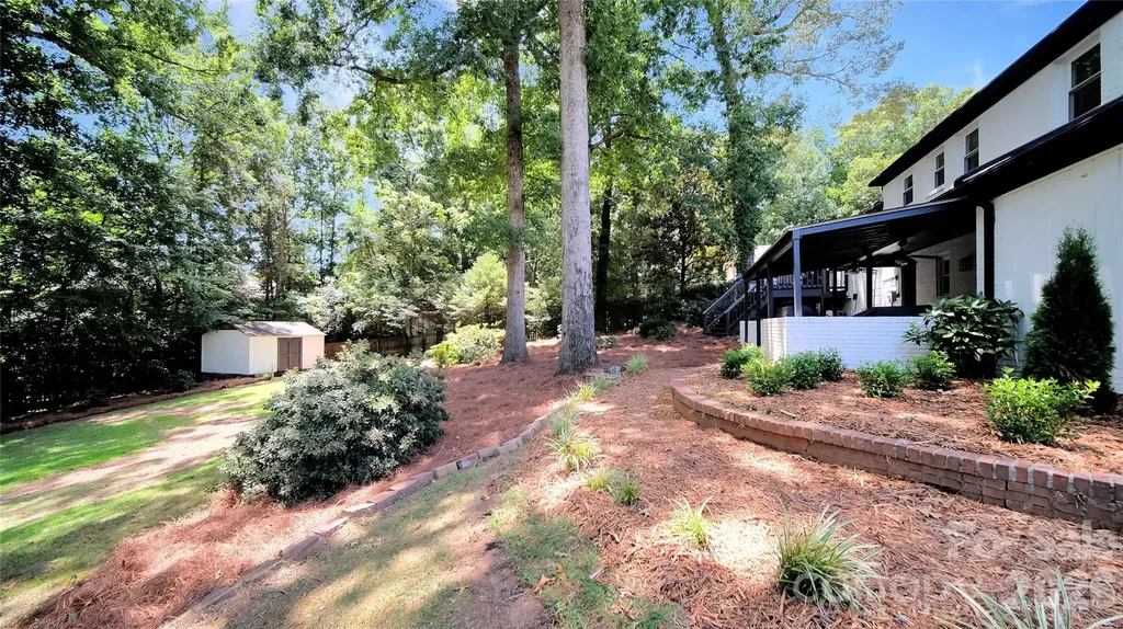 1634 Lumarka Drive Charlotte NC 28212