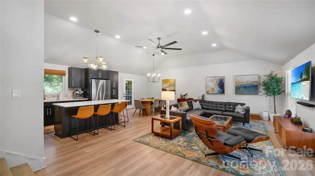 1634 Lumarka Drive Charlotte NC 28212