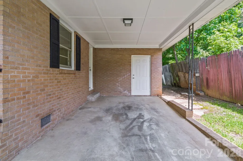 240 Nila Dawn Avenue Gastonia NC 28052