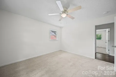240 Nila Dawn Avenue Gastonia NC 28052