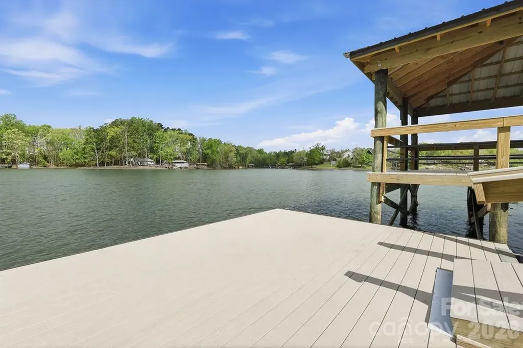 21225 Lake Run Drive Charlotte NC 28278
