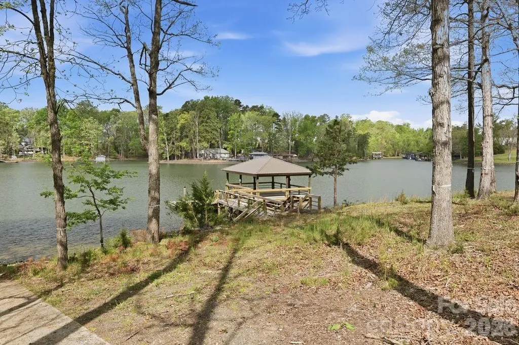 21225 Lake Run Drive Charlotte NC 28278
