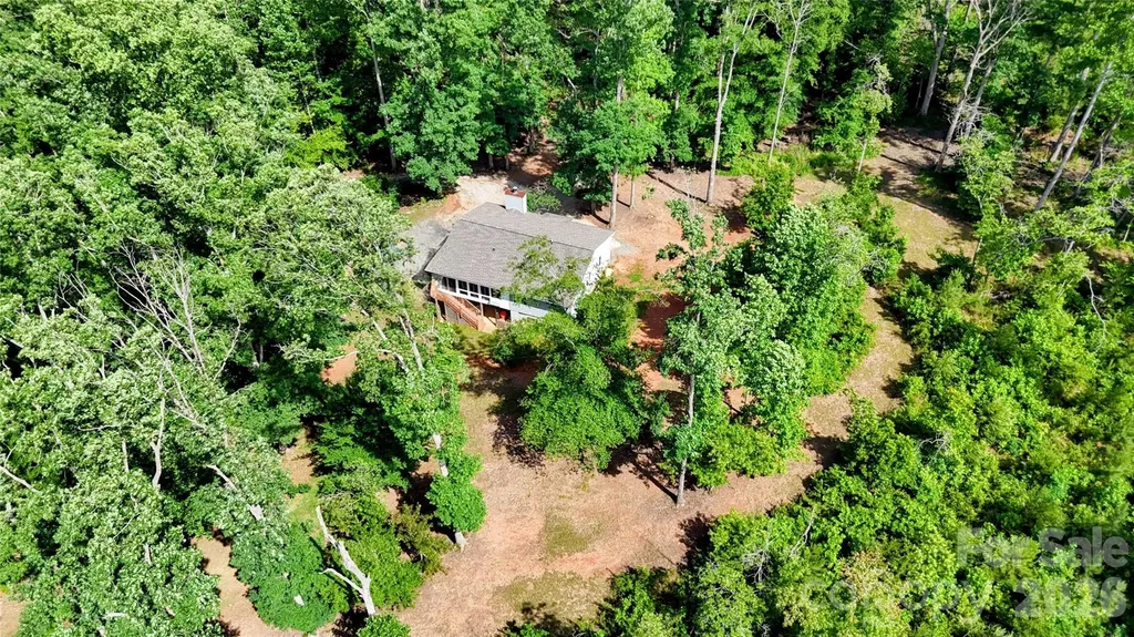 1943 Landrum Road Columbus NC 28722