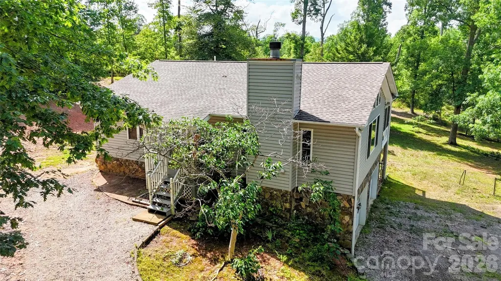 1943 Landrum Road Columbus NC 28722