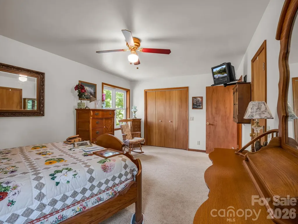 1943 Landrum Road Columbus NC 28722