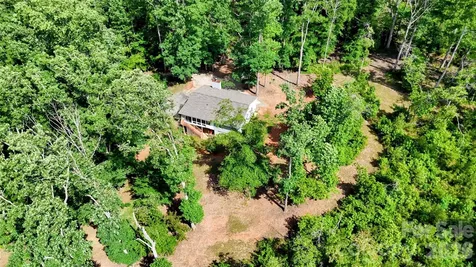 1943 Landrum Road Columbus NC 28722