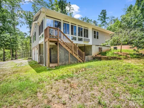 1943 Landrum Road Columbus NC 28722