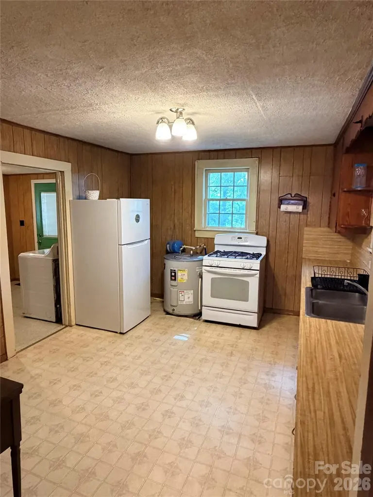 731 10th Street Boulevard NW Hickory NC 28601