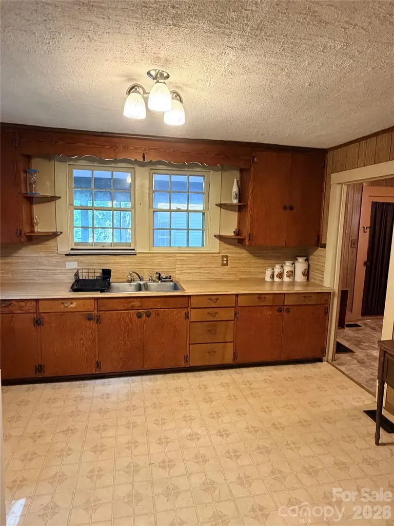 731 10th Street Boulevard NW Hickory NC 28601