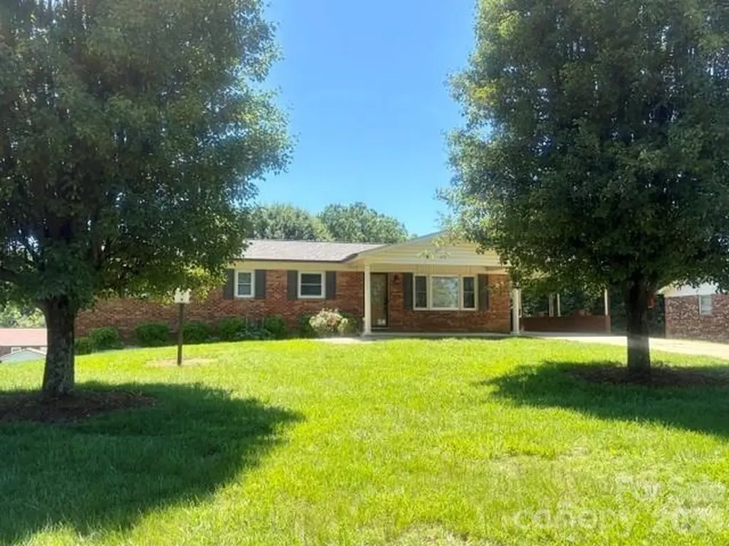 620 Central Street Hudson NC 28638