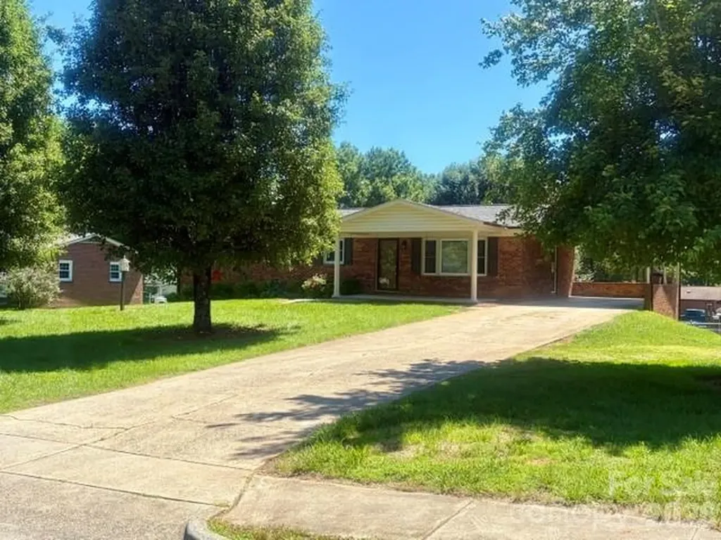 620 Central Street Hudson NC 28638