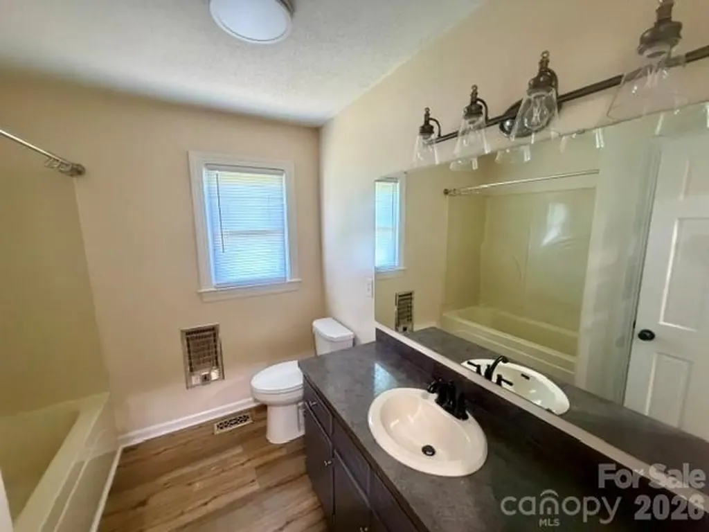 620 Central Street Hudson NC 28638