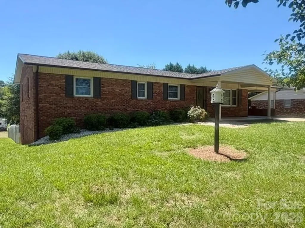 620 Central Street Hudson NC 28638