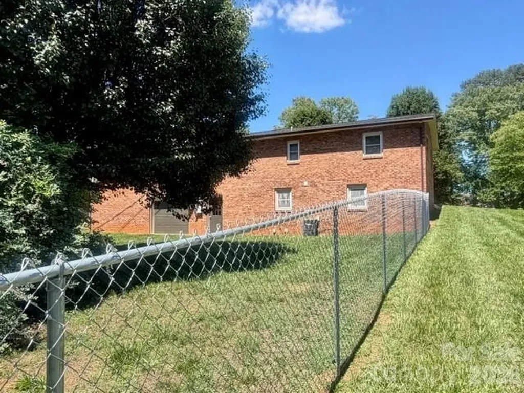 620 Central Street Hudson NC 28638