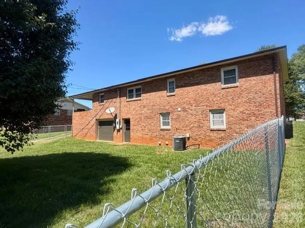 620 Central Street Hudson NC 28638