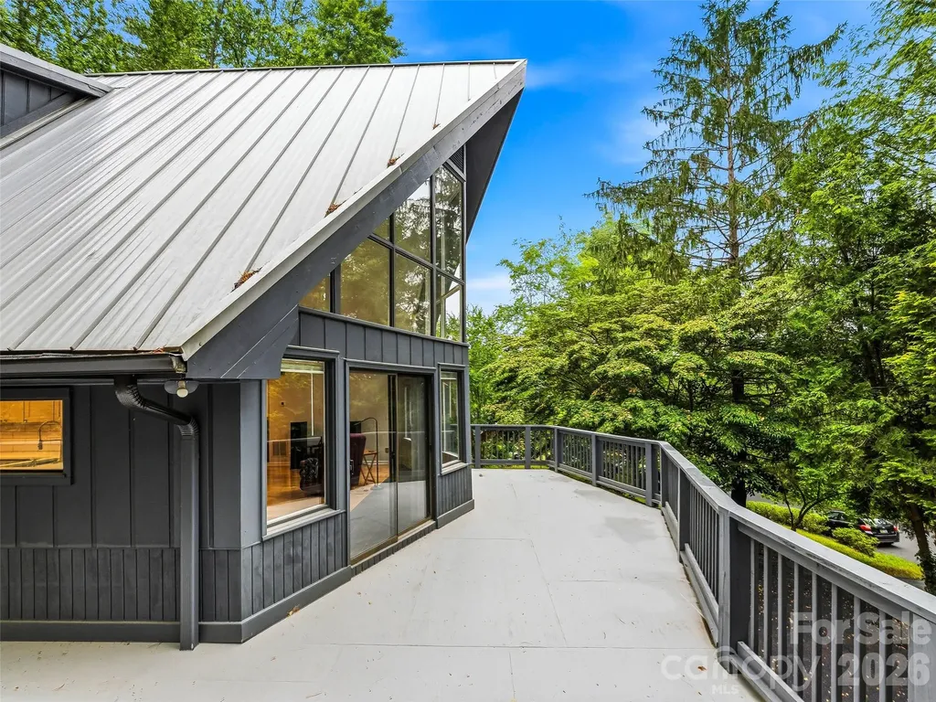 70 Skyline Drive Hendersonville NC 28791