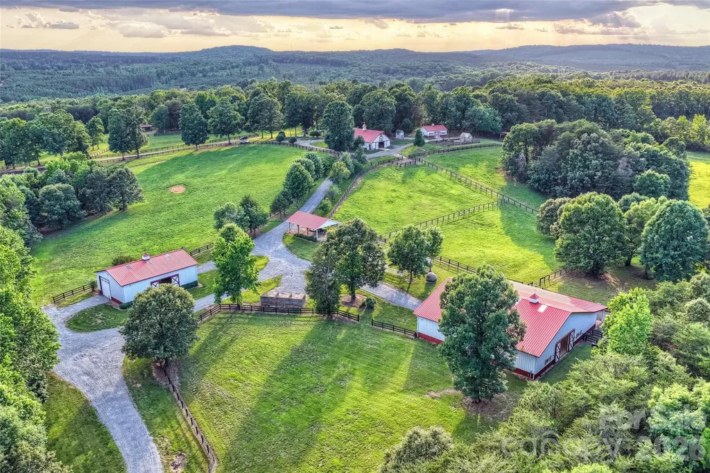 172 Tuckertown Road New London NC 28127