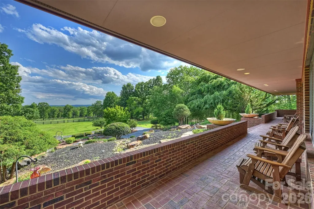 172 Tuckertown Road New London NC 28127