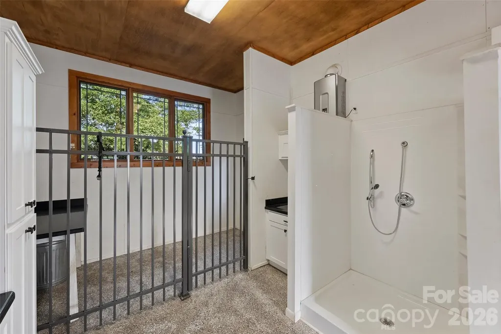 172 Tuckertown Road New London NC 28127