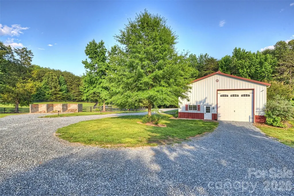 172 Tuckertown Road New London NC 28127