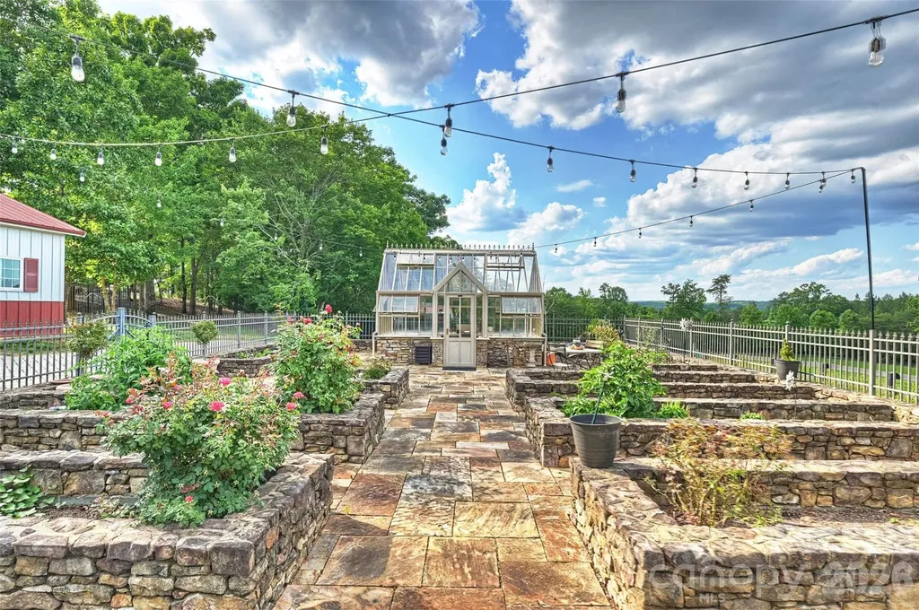 172 Tuckertown Road New London NC 28127